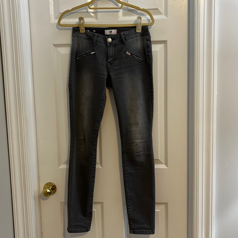 Cabi style #5167 gray zip pocket denim skinny jeans size 2